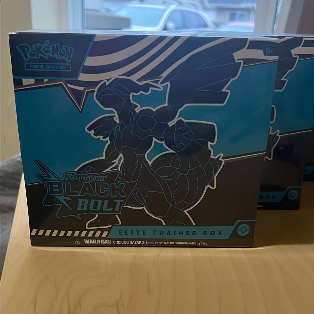 Pokemon Black Bolt Elite Trainer Box - Black and Blue